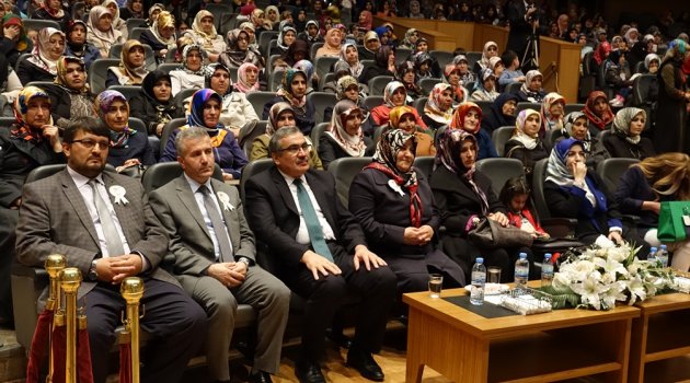 2017 KUTLU DOĞUM ÇOŞKUSU “BAYANLARIN, PEYGAMBER SEVGİSİ SALONLARA SIĞMADI”