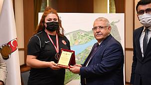 Avrupa Halter Şampiyonuna Bir Ödül De Başkan Mahçiçek’ten