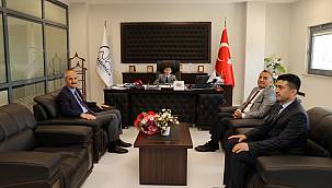 BAŞKAN OKAY MAKAMINI 6.SINIF ÖĞRENCİSİ RAMAZAN KURT’TA DEVRETTİ