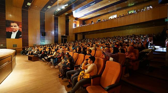 ÇOCUKLAR HAFTA SONU BÜYÜKŞEHİR'İN GÖSTERİSİNE KOŞTU