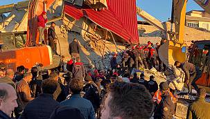 Dulkadiroğlu ilçemizde kepçe operatörü Muhammet Gök Yıkım sırasında Enkaz altında kaldı