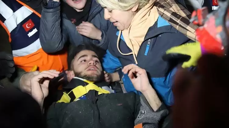 Kahramanmaraş'ta depremde enkaz altında kalan genç, hayatta kaldığının anılarını anlatı
