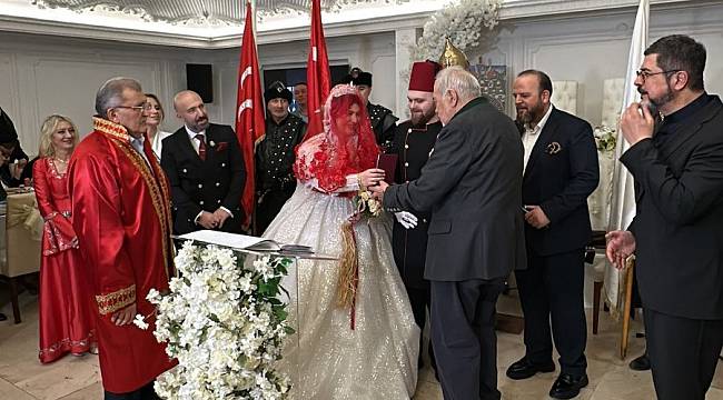 2. Abdülhamid'in torunu İstanbul'da Dünya Evine Girdi: İlber Ortaylı nikah şahidi oldu