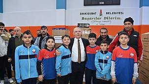 Belediye Başkanı Mahçiçek 50 amatör spor kulübüne 5 bin 500 adet malzeme desteği