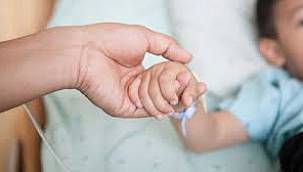 Çocukluk çağı kanserlerinin 13 belirtisine dikkat!