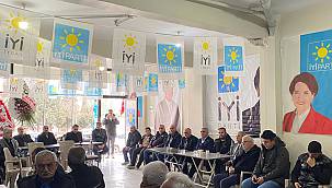 İYİ PARTİ DR . Selahaddin Can 6 ŞUBAT’TA HAYATINI KAYBEDEN DEPREM ŞEHİTLERİ İÇİN LOKMA DAĞITILDI