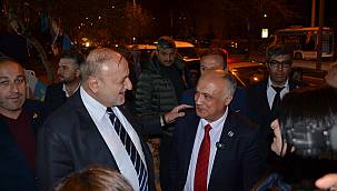 Oktay Vural, Başkan Adayı Selahaddin Can’ın Seçim Ofisini Ziyaret Etti 