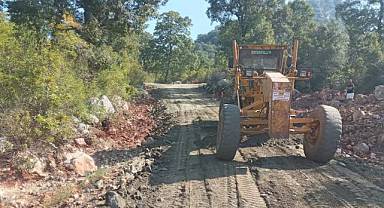 Andırın’da 11 mahallenin yolu yenileniyor