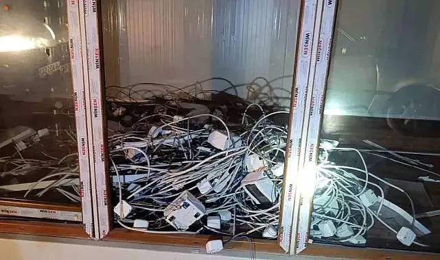 Elektrik tesisatını çalan hırsız, suç üstü yakalandı