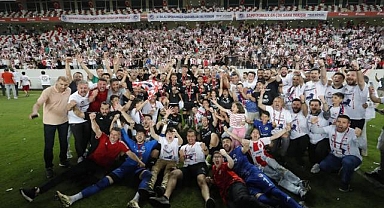 Kahramanmaraş İstiklalspor 2. Lig'e Yükseldi Tarihi galibiyetle Antalya'dan zaferle döndü, şehirde büyük coşku yaşandı