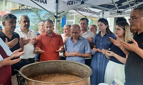 DERELİ ve KIZLARINDAN MİSAFİRLERE AŞURE İKRAMI