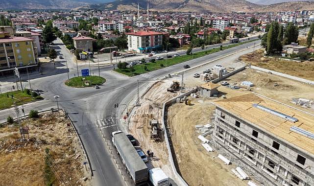 Büyükşehir’den Göksun’a 200 Milyonluk Yol Yatırımı