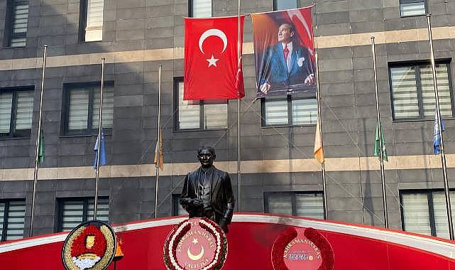Atatürk'ü saygı ve özlemle anıyoruz