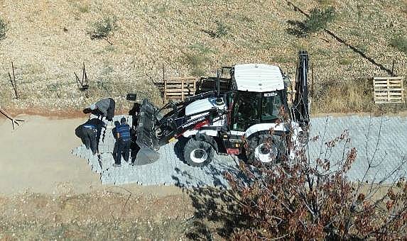 KOZLUDERE'DE KİLİT PARKE ÇALIŞMALARI HIZLA İLERLİYOR