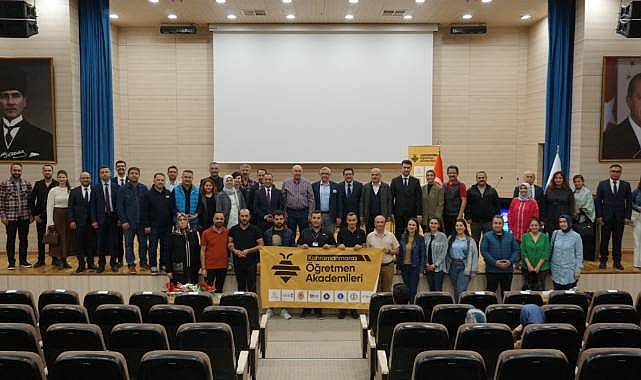 TRT RADYOSU MÜZİK AKADEMİSİ'NDE