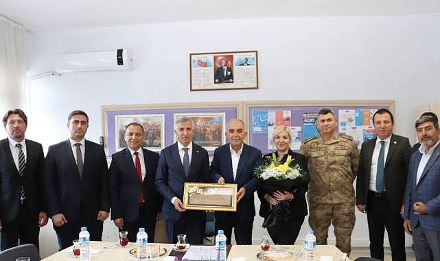 VALİ ÜNLÜER'DEN KAVLAKLI MESLEKİ EĞİTİM MERKEZİ'NE ZİYARET