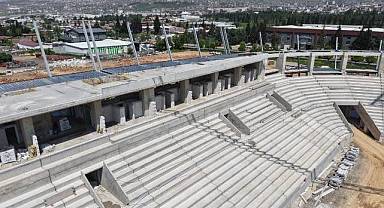 KAHRAMANMARAŞ STADYUMUNUN YAPIM ÇALIŞMASI HIZLA DEVAM EDİYOR