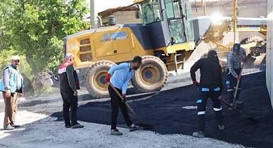 Karşıyaka Mahallemizde Sıcak Asfalt Çalışmalarımız Devam Ediyor