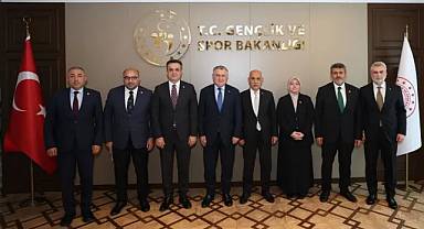 AK Parti Kahramanmaraş Heyeti Gençlik ve Spor Bakanı Bak ile Bir Araya Geldi