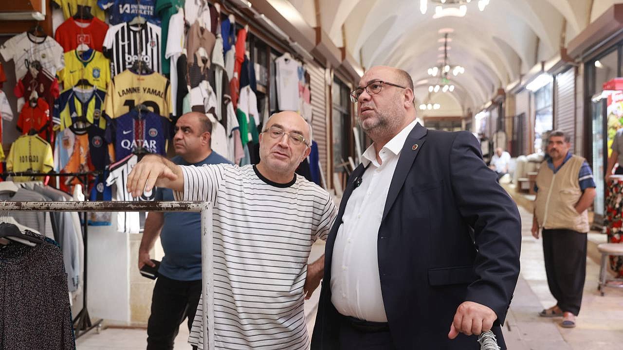 BAŞKAN AKPINAR, RESTORASYONU TAMAMLANAN TARİHÎ KAPALI ÇARŞIDA ESNAFLA BULUŞTU