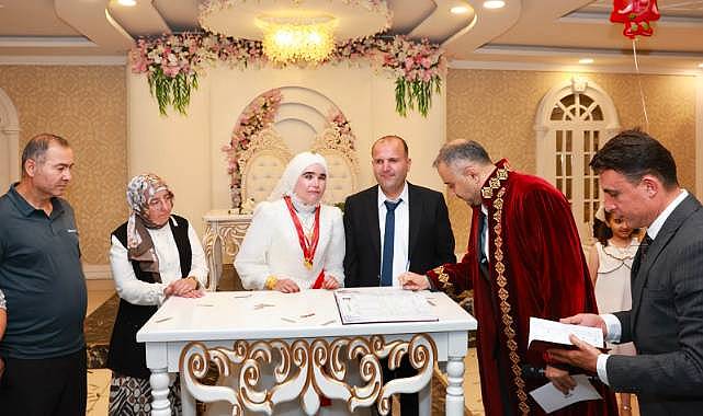 Kahramanmaraş’ta sevgi engel tanımadı: Doğuştan görme engelli iki öğretmen hayatlarını birleştirdi