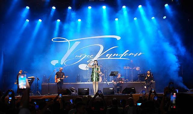 Ağustos Fuarı Tuğçe Kandemir’in Şarkılarıyla Coştu