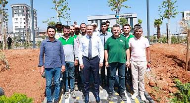 Başkan Toptaş, mahallelerin yaşam kalitesini artıran parkları ziyaret etti