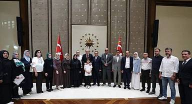Cumhurbaşkanı Erdoğan, Kahramanmaraş'taki okul saldırısında hayatını kaybeden öğrencilerin aileleriyle görüştü!