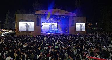 Gripin, Kahramanmaraş Ağustos Fuarı'nda Unutulmaz Bir Konserle Sahne Aldı
