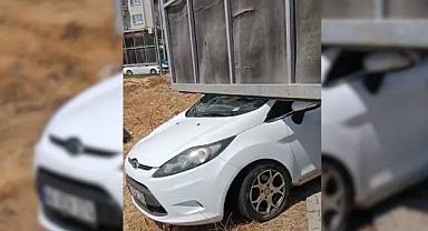 Kahramanmaraş’ta Kontrolden Çıkan Otomobil Yayaya Çarptı