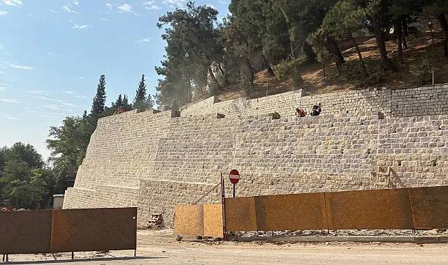 Tarihi Maraş Kalesi’nin dış surları güçlendiriliyor