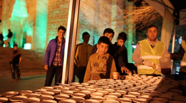 AFŞİN BELEDİYESİ’NDEN GELENEKSEL OSMANLI ŞERBETİ İKRAMI…