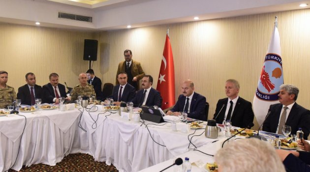 Bakan Soylu Gaziantep’te Sınır Güvenliği Toplantısına Katıldı