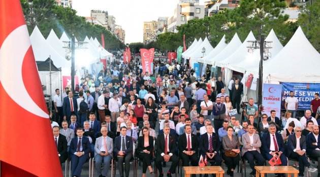 BAŞKAN ERKOÇ KAHRAMANMARAŞ’I DÜNYAYA TANITIYOR..