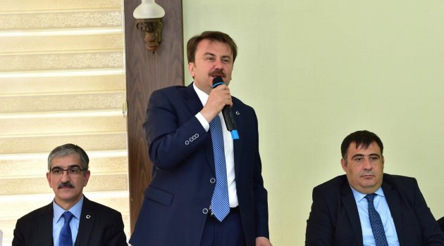 BAŞKAN ERKOÇ’TAN BÜROKRATLARA PLAKET
