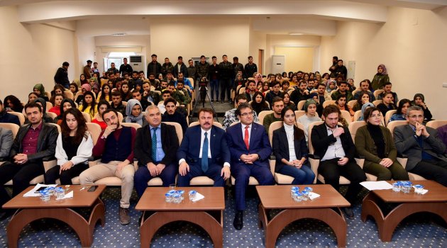 BAŞKAN ERKOÇ’TAN YEREL YÖNETİMLER DERSİ