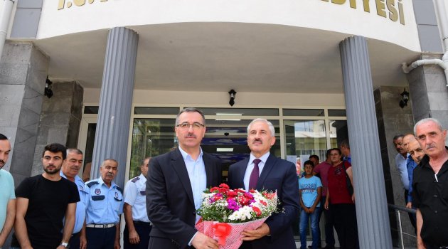 BAŞKAN GÜNGÖR’DEN, ANDIRIN’DA KAYMAKAMLIK VE BELEDİYEYE ZİYARET