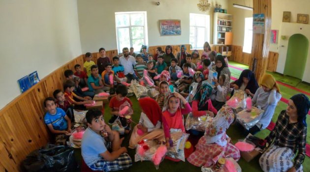BİR TEBESSÜME DEĞER” DEN ÇOCUKLARA BAYRAM HEDİYESİ