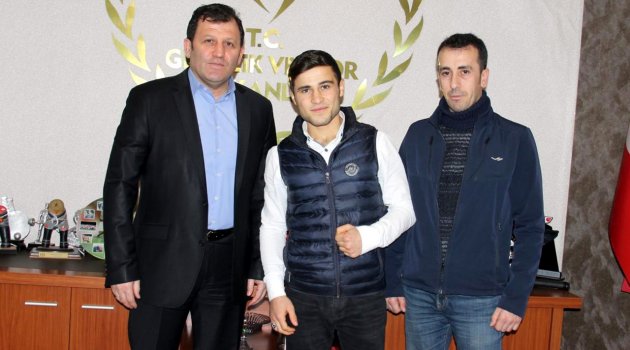 BOKSÖRÜMÜZ HALİL BUCAK’TAN BRONZ MADALYA
