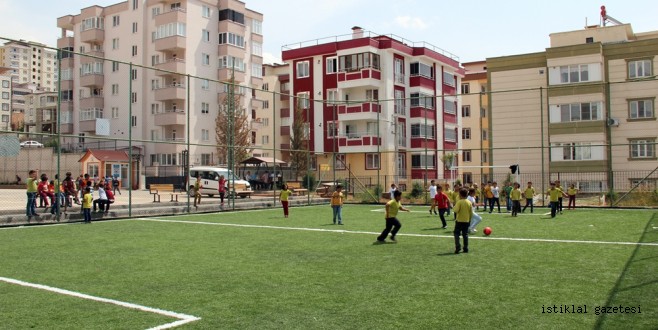 BÜYÜKŞEHİR’DEN BİR HALI SAHA DAHA