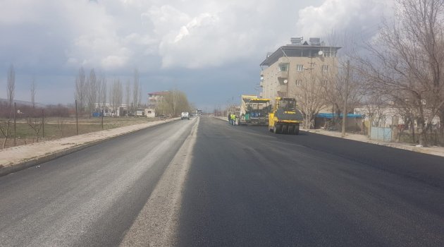 BÜYÜKŞEHİR’DEN ELBİSTAN’A 10 GÜNDE 17 BİN TON SICAK ASFALT