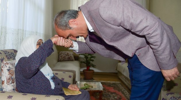 DULKADİROĞLU’NDAN BAYRAM ÖNCESİ ŞEHİT AİLELERİNE ZİYARET