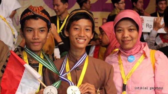 Endonezya'da Türk Okullarının Organize Ettiği Bilim Projeleri Olimpiyatı