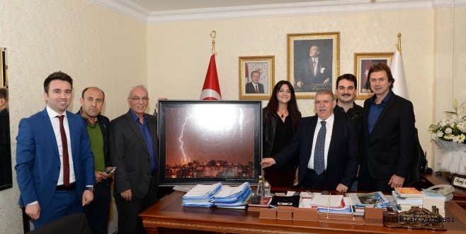 FOTOĞRAF SANATÇILARI BAŞKAN MAHÇİÇEK’İ ZİYARET ETTİ