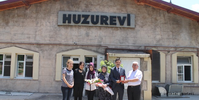 GLOBAY ERKEK GİYİM MAĞAZASI HUZUR EVİ SAKİNLERİNİ SEVİNDİRDİ