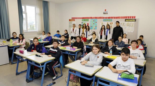 “HEMŞİRELER HER YERDE YAŞAMINIZI DUYMAYA DEVAM EDİYOR”