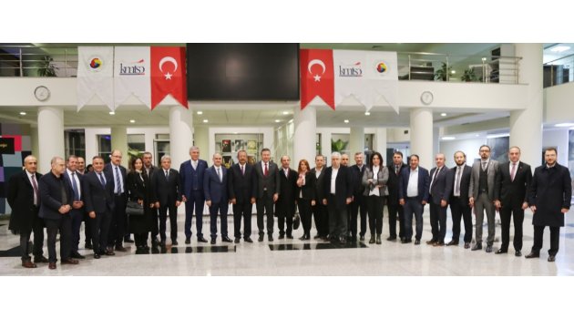 İSTANBUL SANAYİ ODASI YÖNETİMİ KMTSO MECLİSİ’NİN KONUĞU OLDU