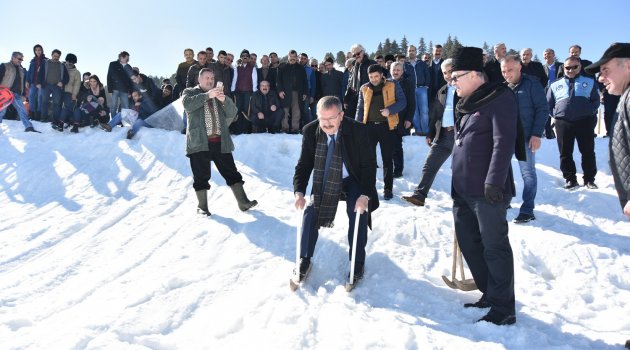 KAFKAS GENÇLİK VE KAR FESTİVALİ RENKLİ GÖRÜNTÜLERE SAHNE OLDU