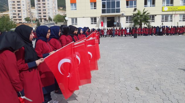 Kahramanmaraşlı Öğrencilerden Mehmetçiğe Ay Yıldızlı Destek
