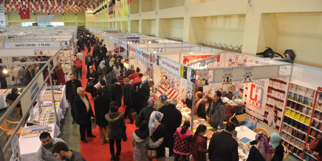 KİTAP VE KÜLTÜR FUARINDA İMZA GÜNLERİ